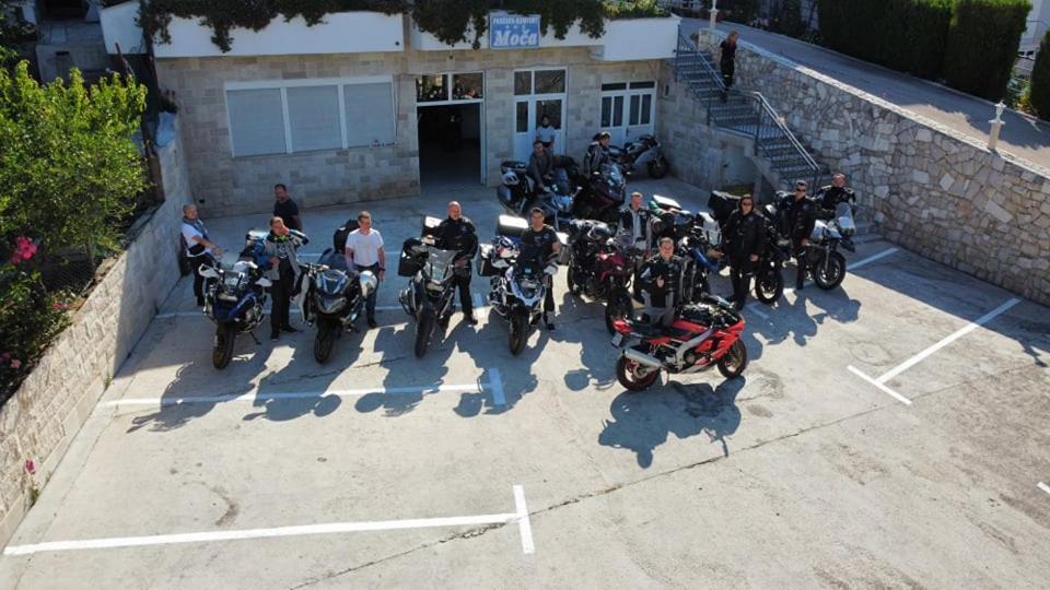 Pansion Komfor Moca Makarska Exterior foto