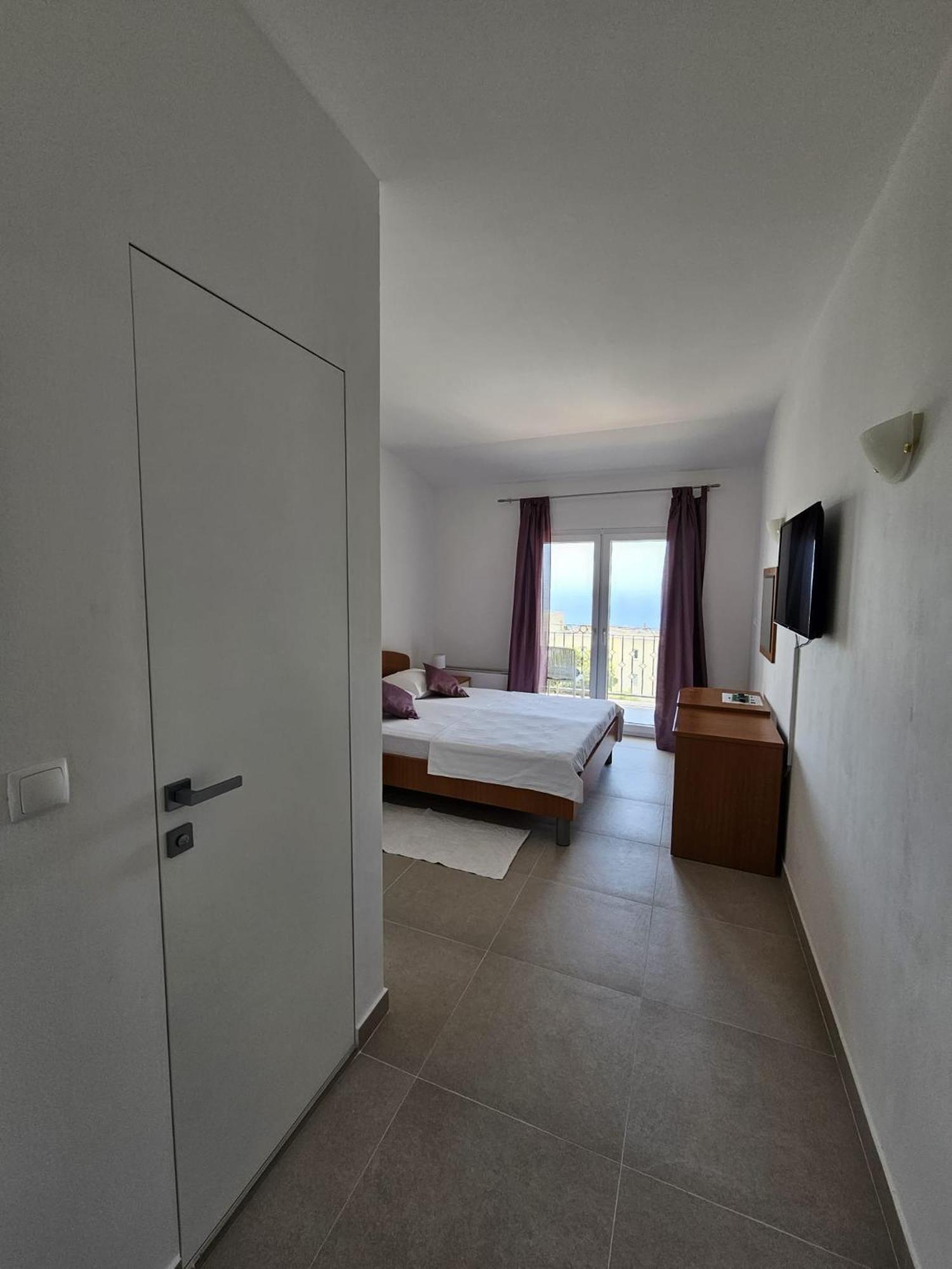 Pansion Komfor Moca Makarska Exterior foto