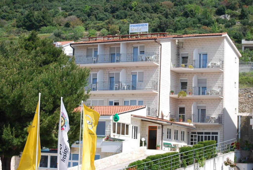 Pansion Komfor Moca Makarska Exterior foto