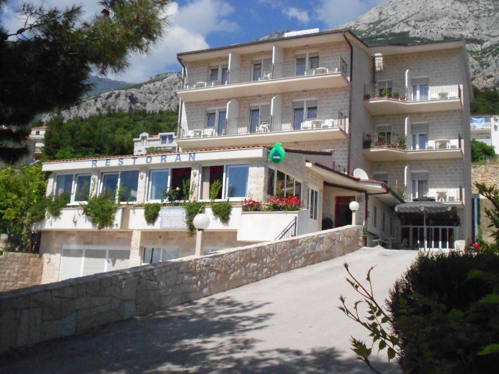 Pansion Komfor Moca Makarska Exterior foto
